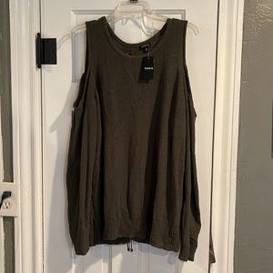 NWT, Torrid Cold Shoulder Sweater, Size 2